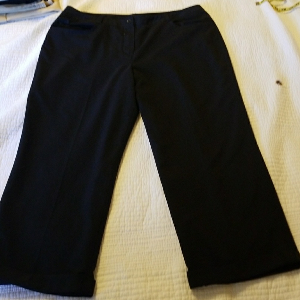 New Directions Cuffed  Cropped Pants